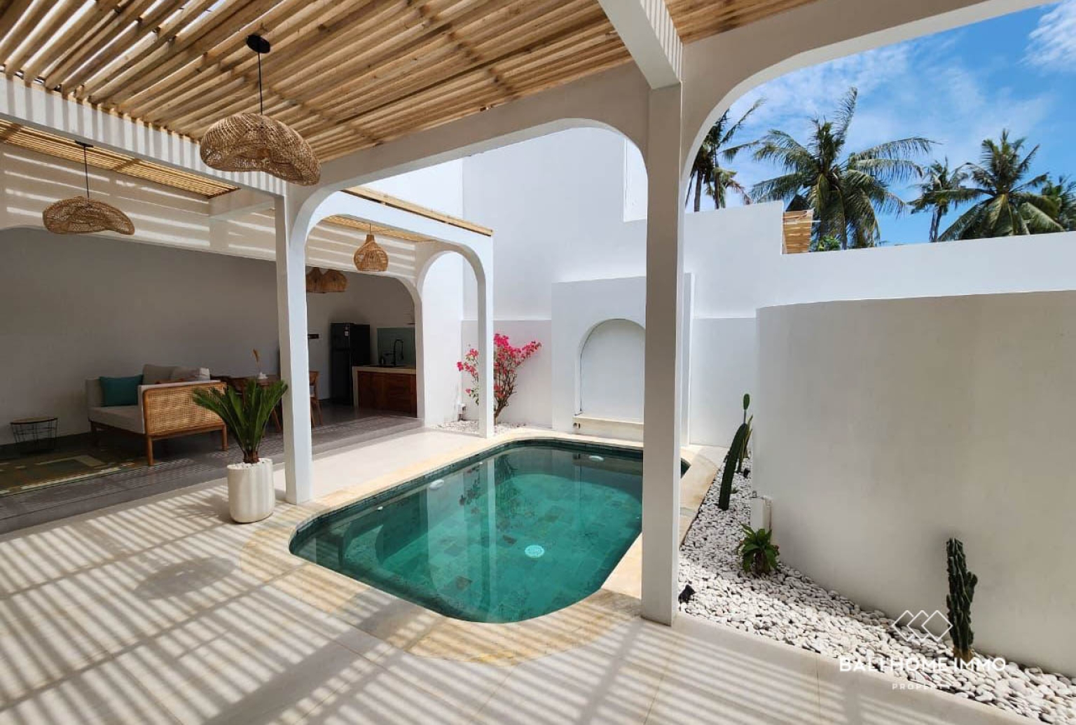 Freehold 2 Bedroom & 1 Bedroom Villas with Vacant Land for Development in Lovina view 11