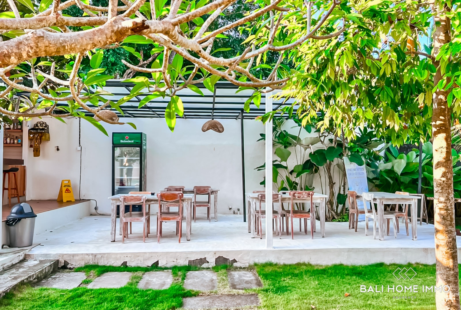Garden Boutique Retreat with 14 Total Bedrooms for Sale on Leasehold in Pecatu view 10