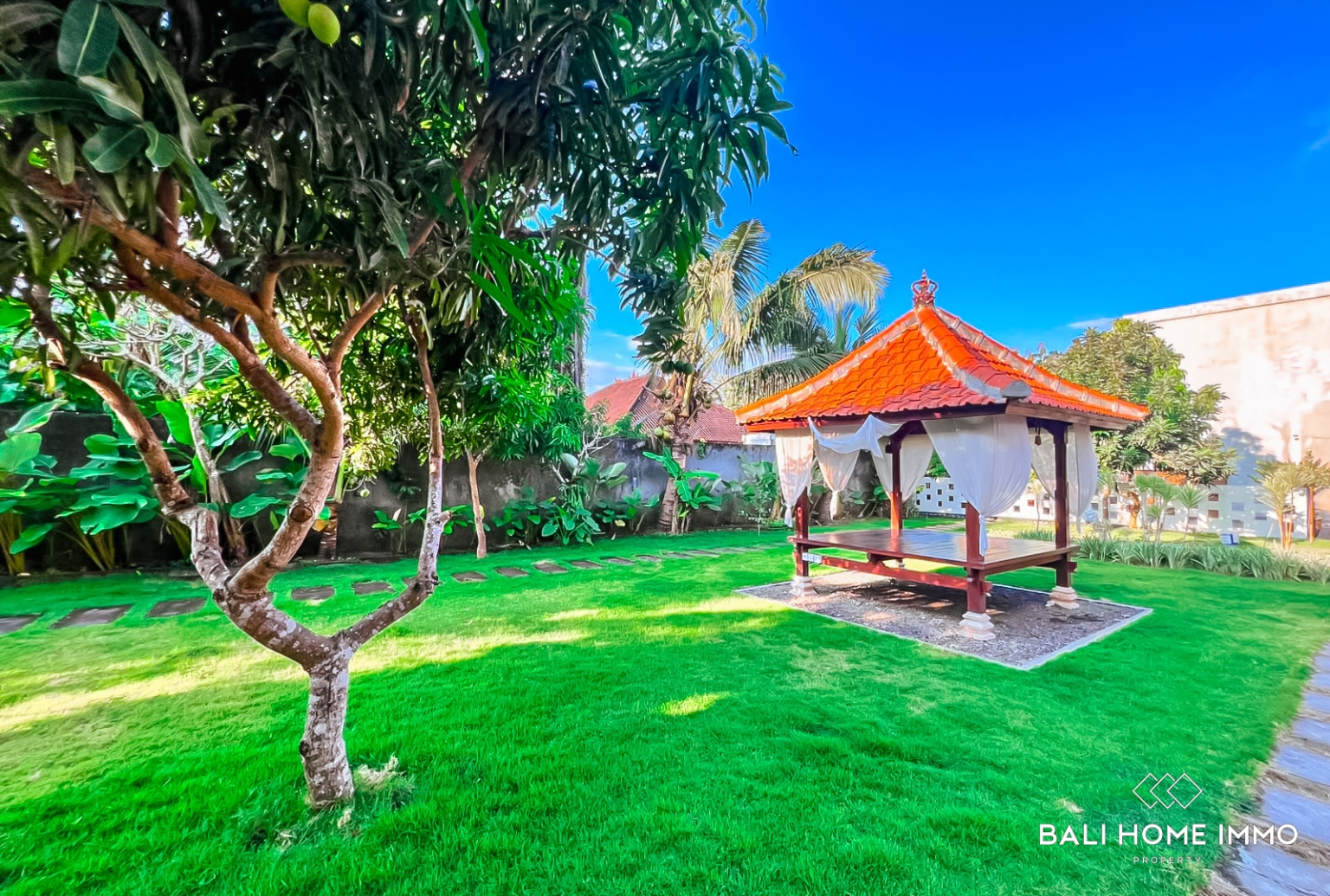 Garden Boutique Retreat with 14 Total Bedrooms for Sale on Leasehold in Pecatu view 25