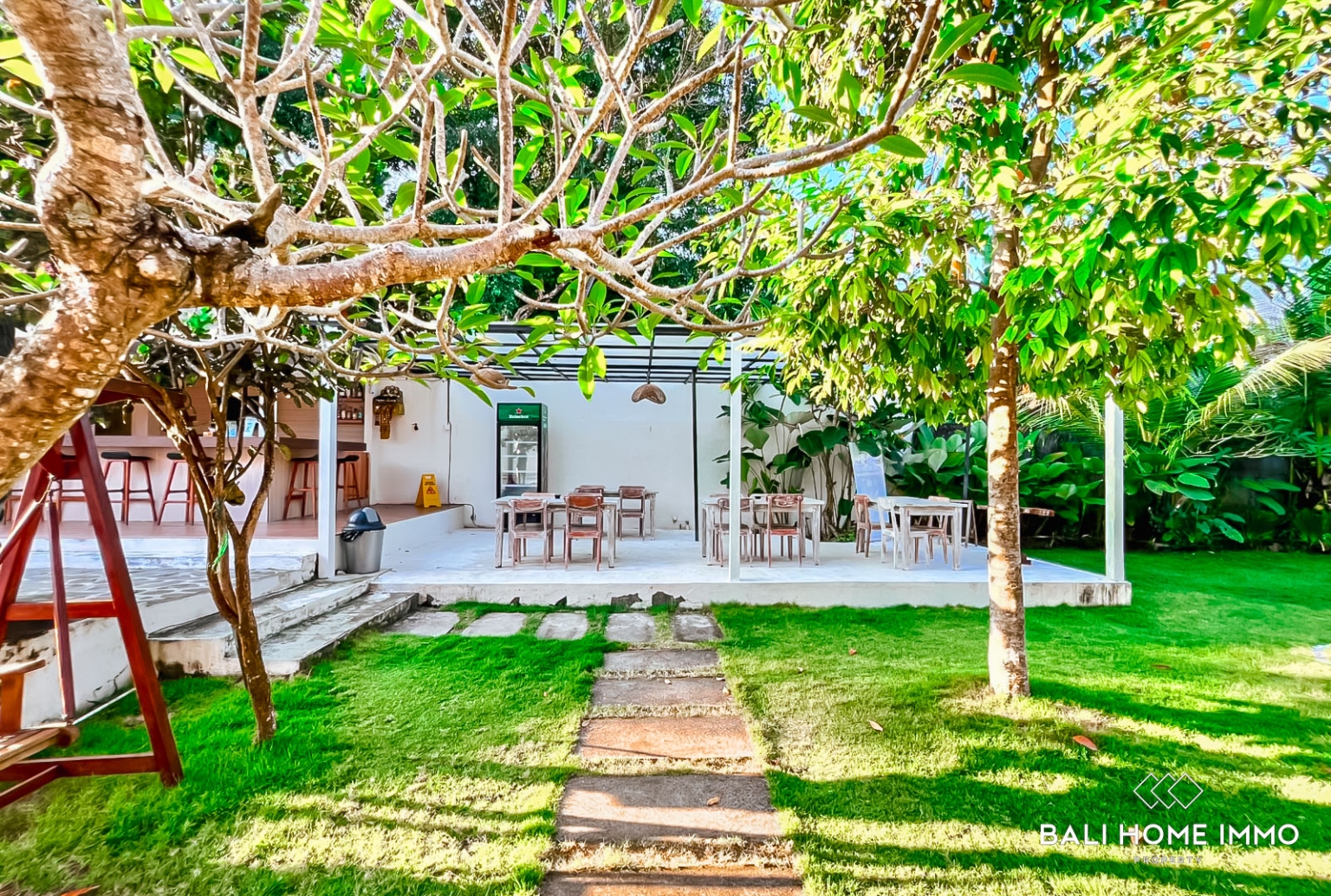 Garden Boutique Retreat with 14 Total Bedrooms for Sale on Leasehold in Pecatu view 9