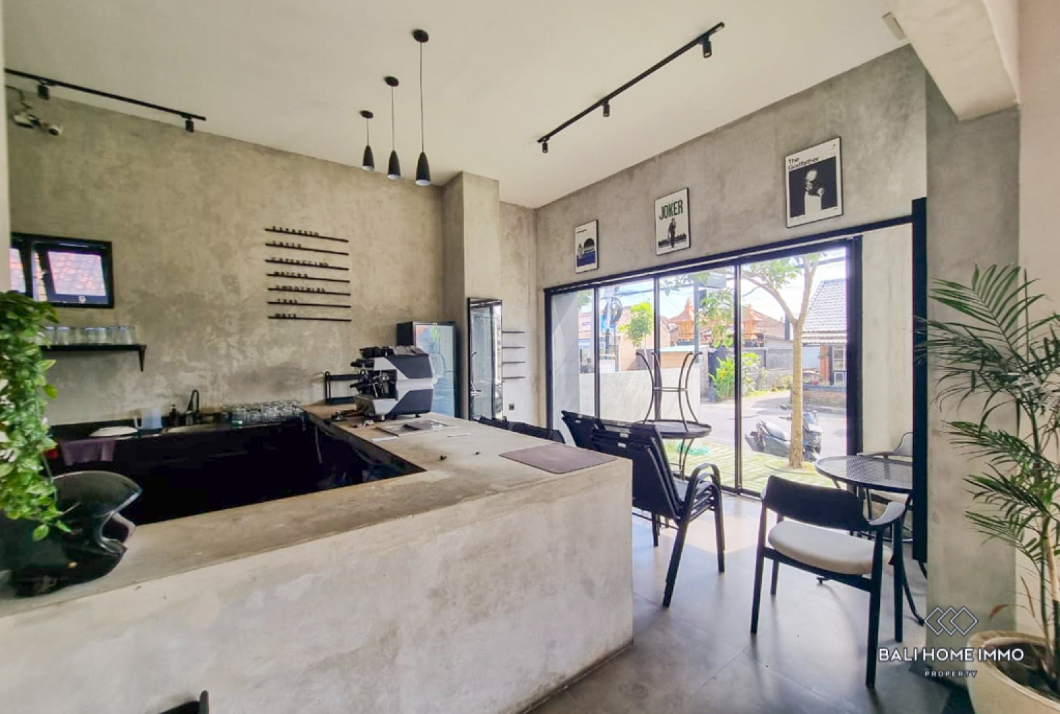 Hostel and Cafe for Rental in Bali Canggu Batu Bolong-Echo Beach view 15