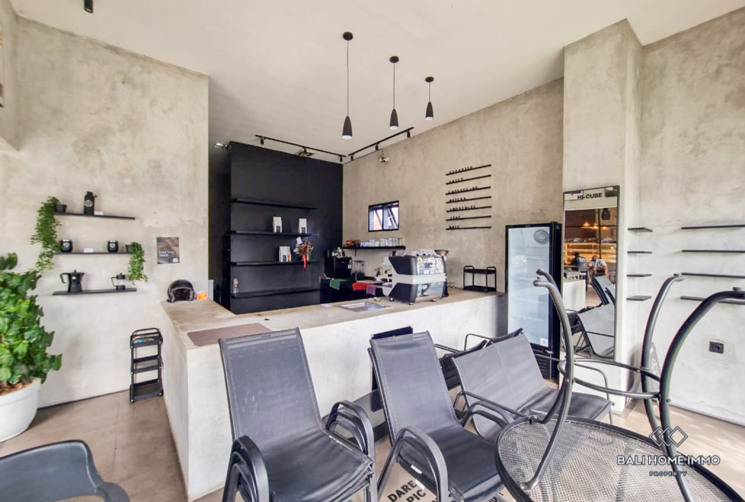 Hostel and Cafe for Rental in Bali Canggu Batu Bolong-Echo Beach view 19
