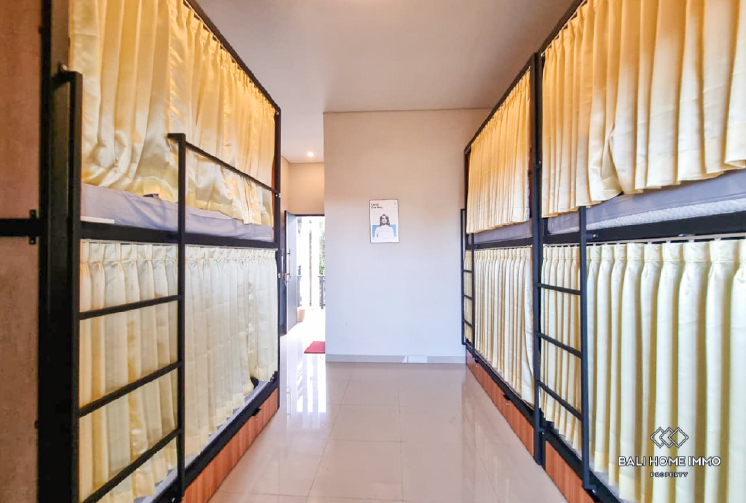 Hostel and Cafe for Rental in Bali Canggu Batu Bolong-Echo Beach view 11
