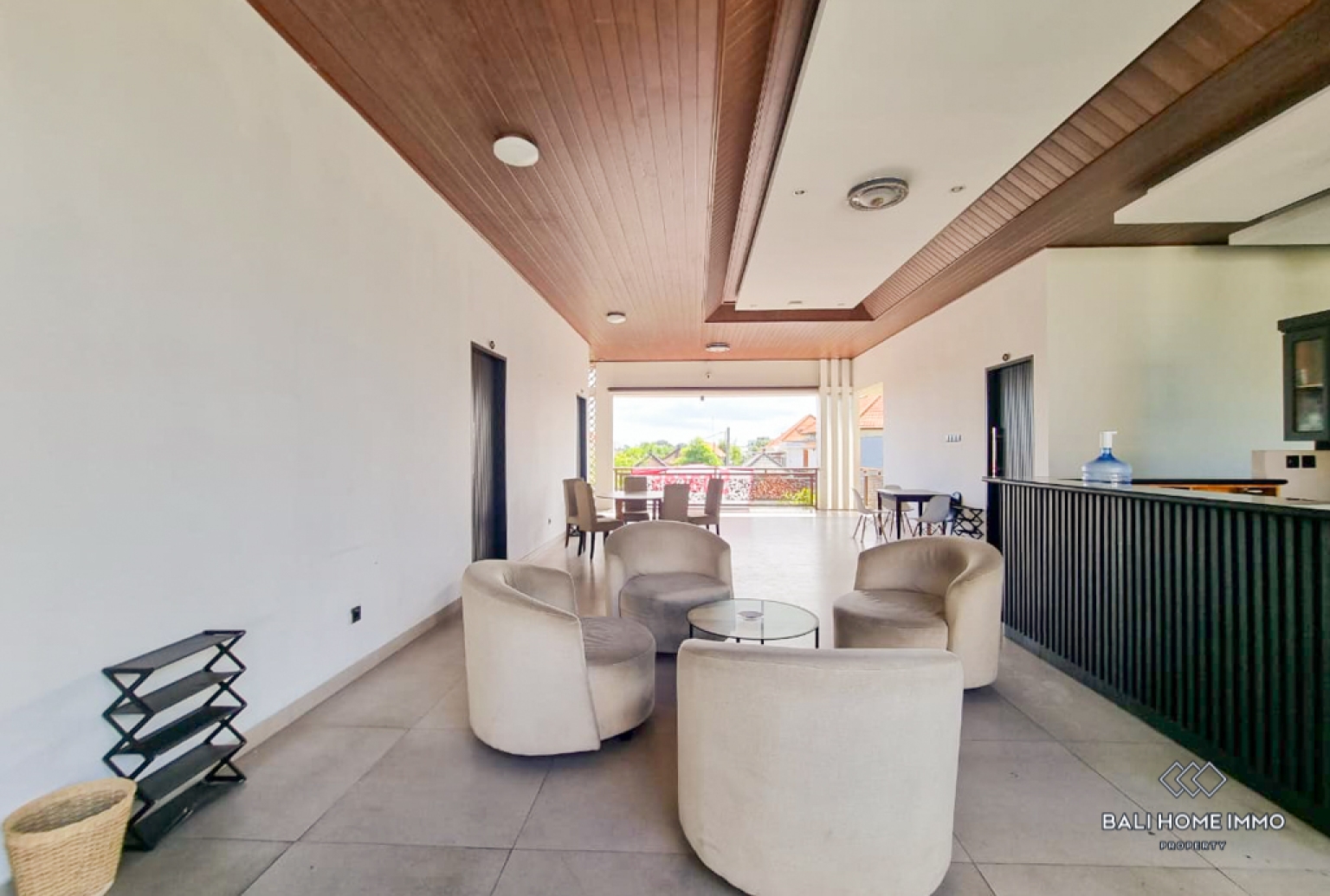 Hostel and Cafe for Rental in Bali Canggu Batu Bolong-Echo Beach view 6