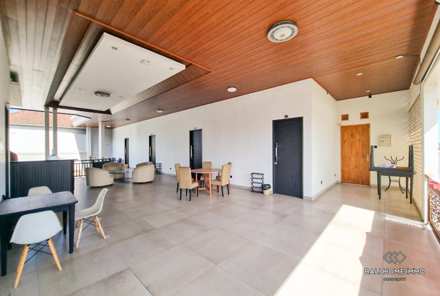 Hostel and Cafe for Rental in Bali Canggu Batu Bolong-Echo Beach view 3