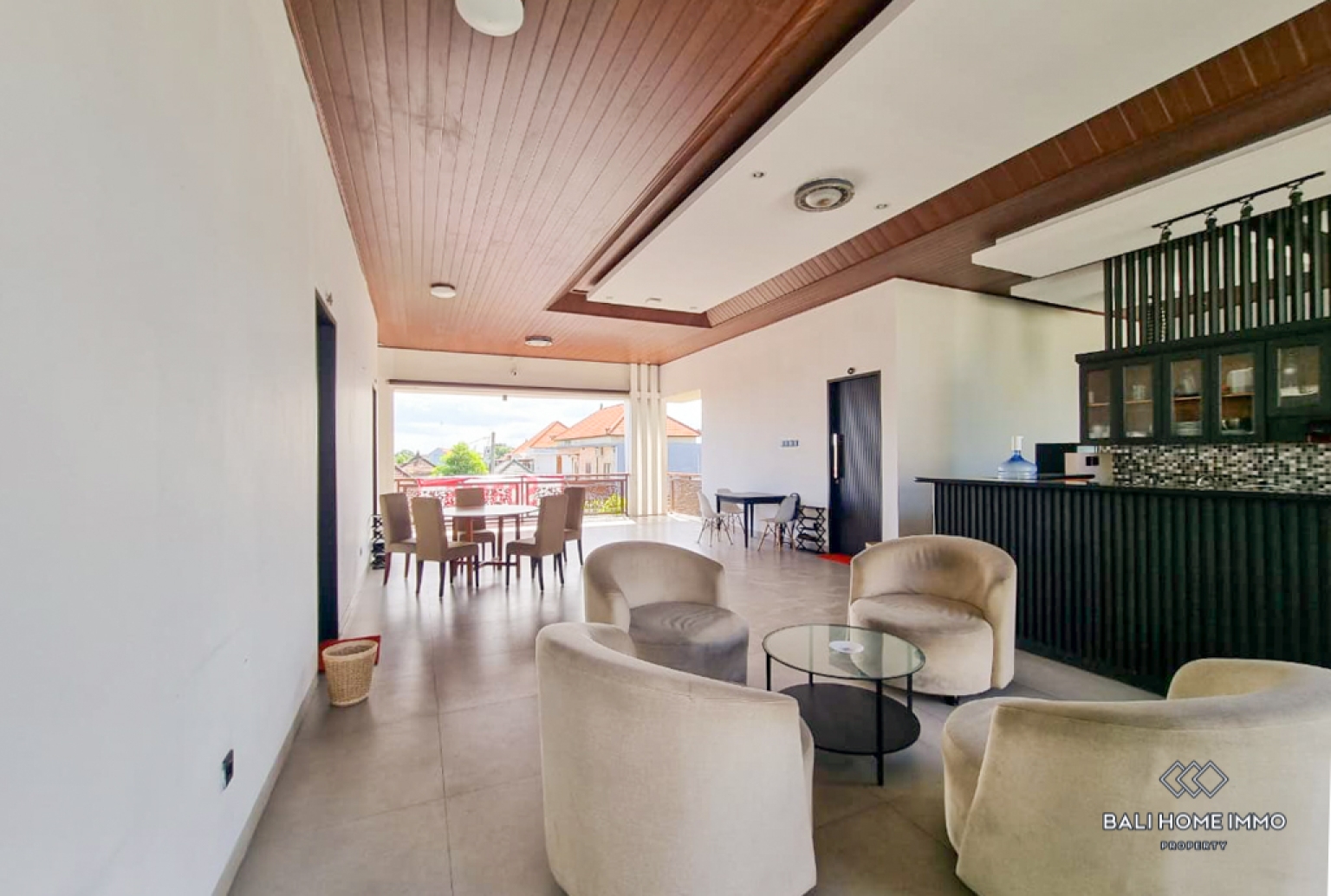 Hostel and Cafe for Rental in Bali Canggu Batu Bolong-Echo Beach view 5