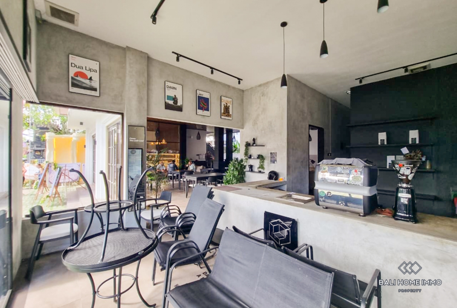 Hostel and Cafe for Rental in Bali Canggu Batu Bolong-Echo Beach view 18