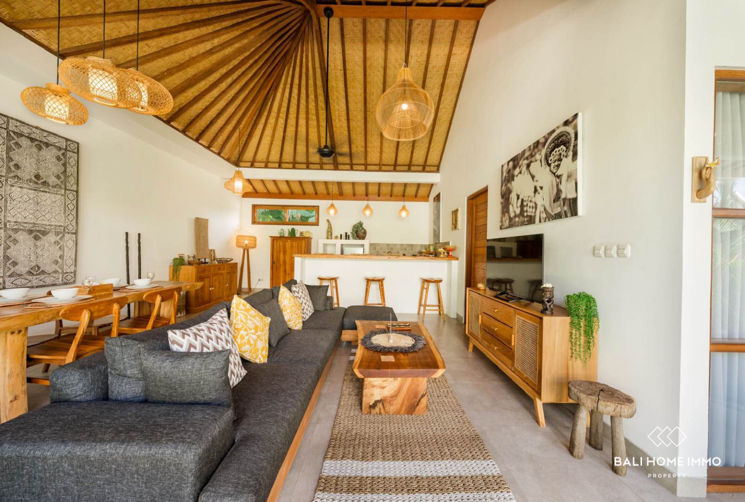 Immersive 1 bedroom Villa for sale Leasehold in Kerobokan Bali view 4