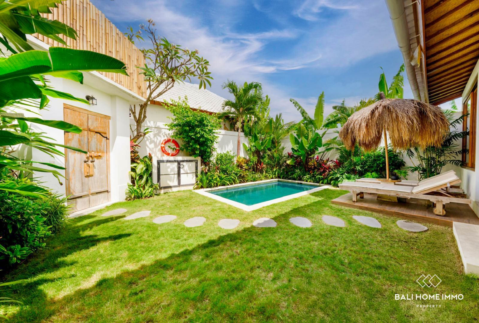 Immersive 1 bedroom Villa for sale Leasehold in Kerobokan Bali view 16