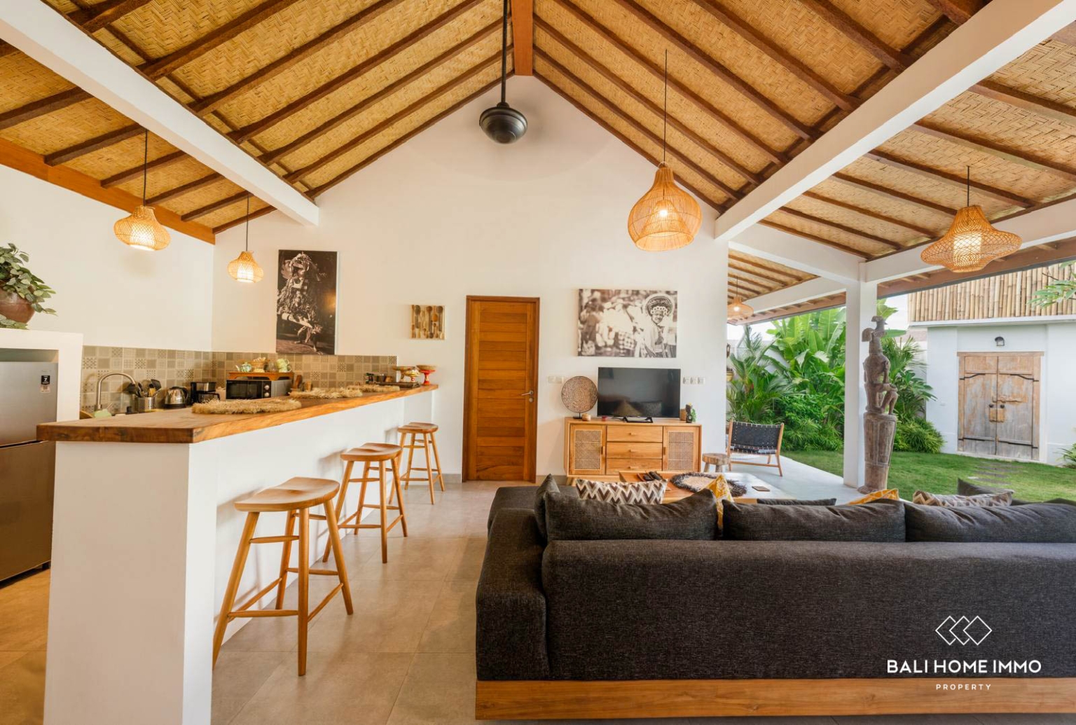 Immersive 1 bedroom Villa for sale Leasehold in Kerobokan Bali view 7