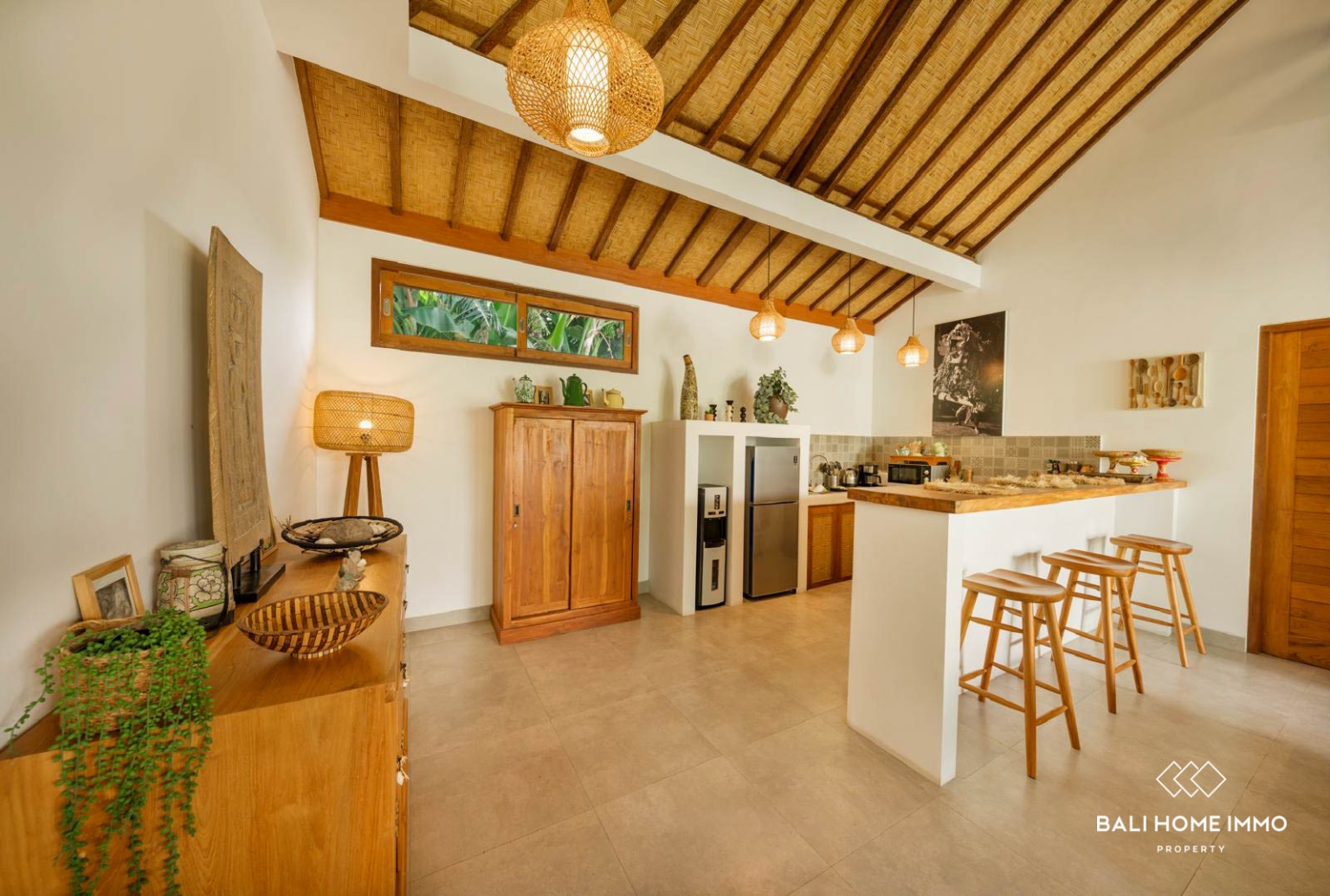 Immersive 1 bedroom Villa for sale Leasehold in Kerobokan Bali view 8