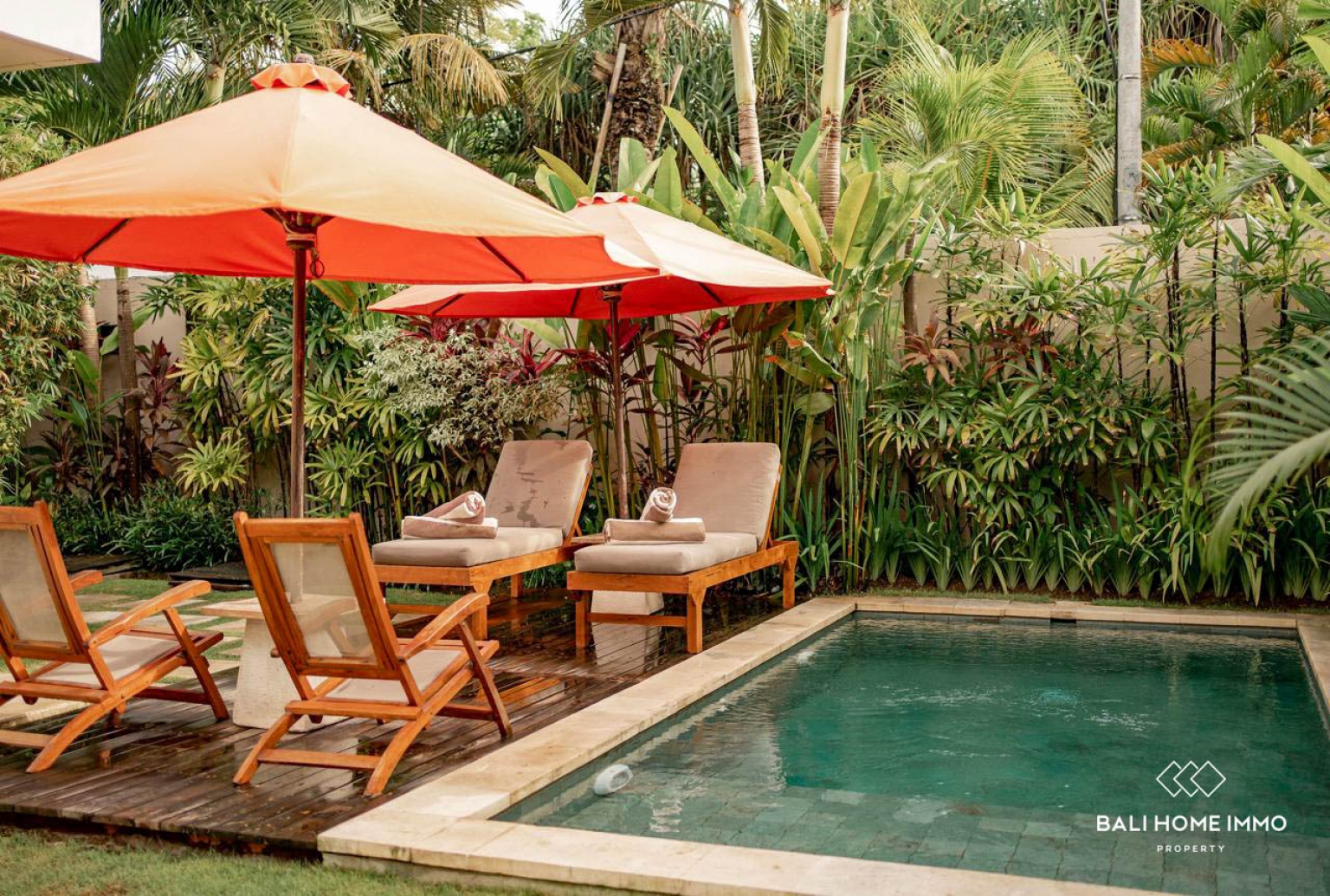 Immersive Tropical 6 bedroom Villa for sale Leasehold in Batu Bolong view 16