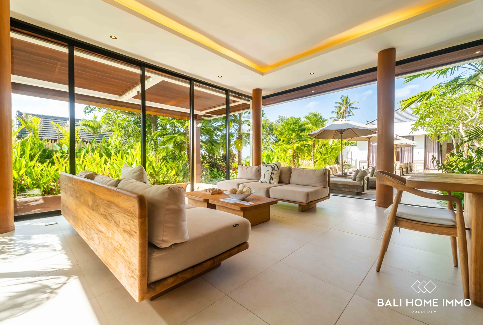 Luxurious 4 bedroom Villa with Stunning Rice Field & Mountain Views in Singapadu view 8