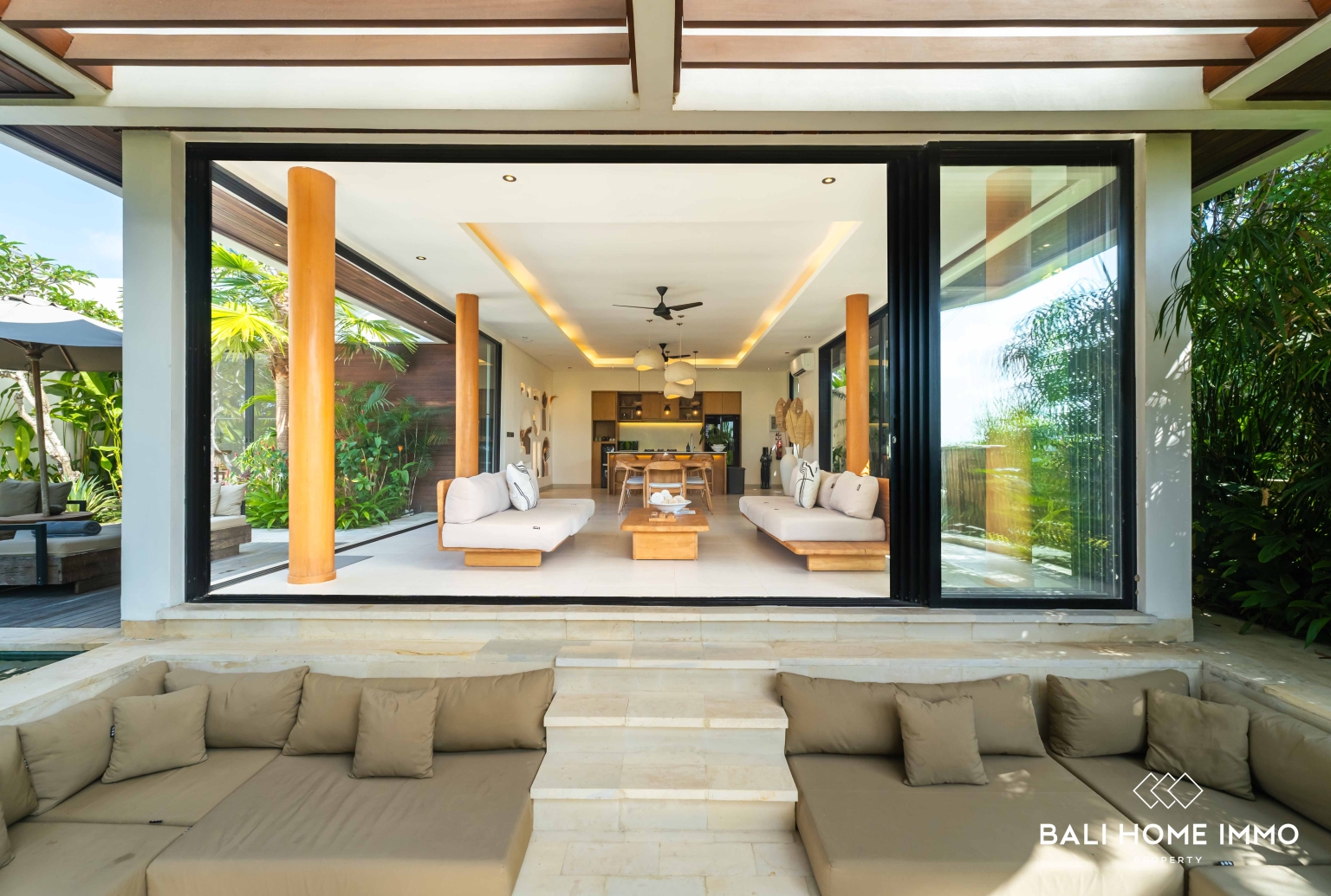 Luxurious 4 bedroom Villa with Stunning Rice Field & Mountain Views in Singapadu view 3