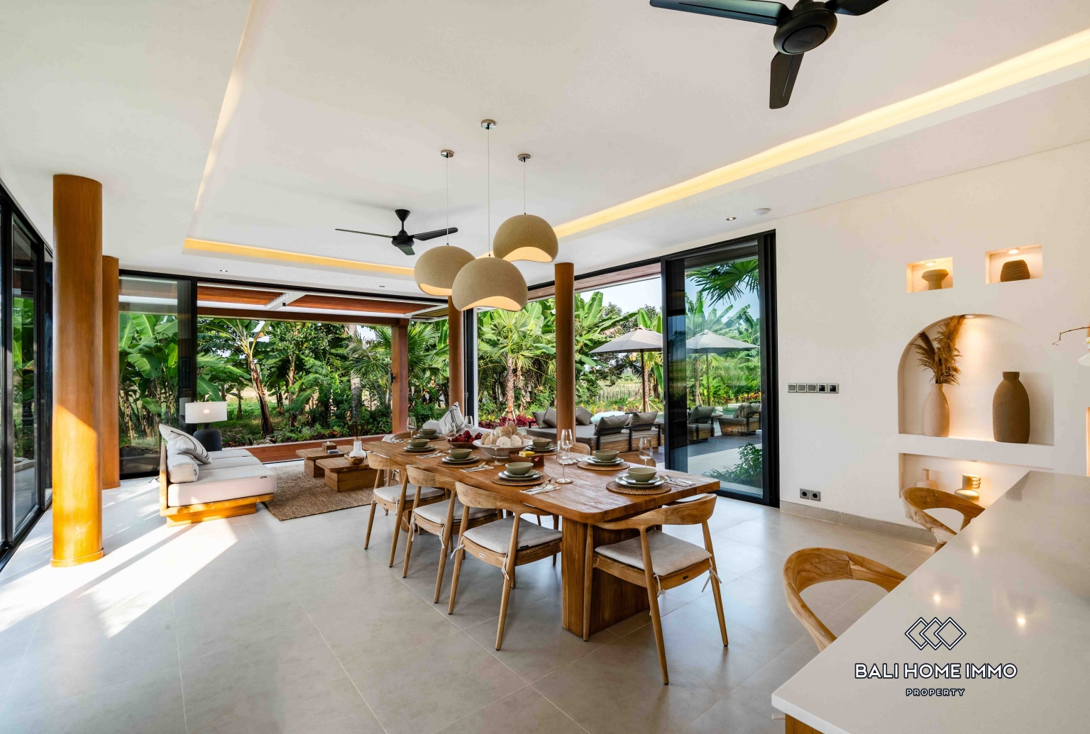 Luxurious 4 bedroom Villa with Stunning Rice Field & Mountain Views in Singapadu view 6