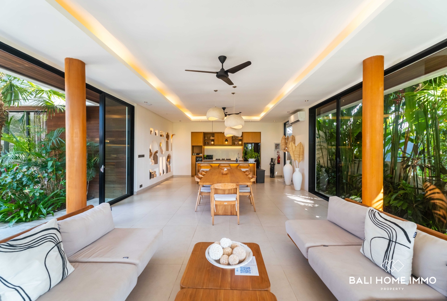 Luxurious 4 bedroom Villa with Stunning Rice Field & Mountain Views in Singapadu view 6