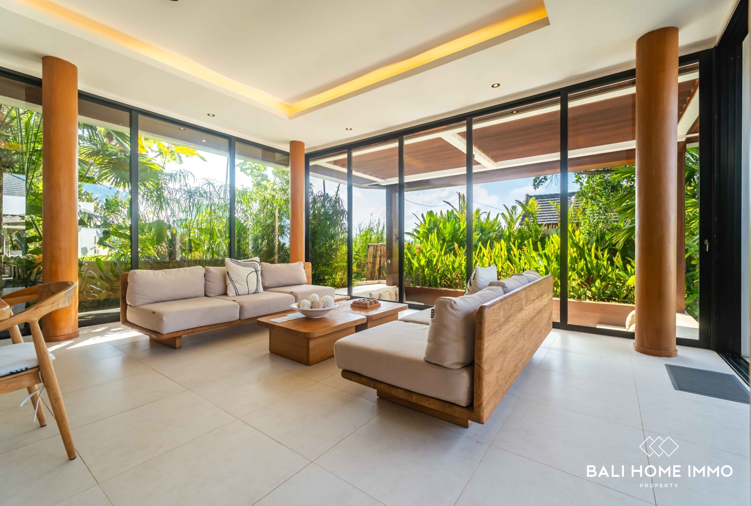 Luxurious 4 bedroom Villa with Stunning Rice Field & Mountain Views in Singapadu view 4
