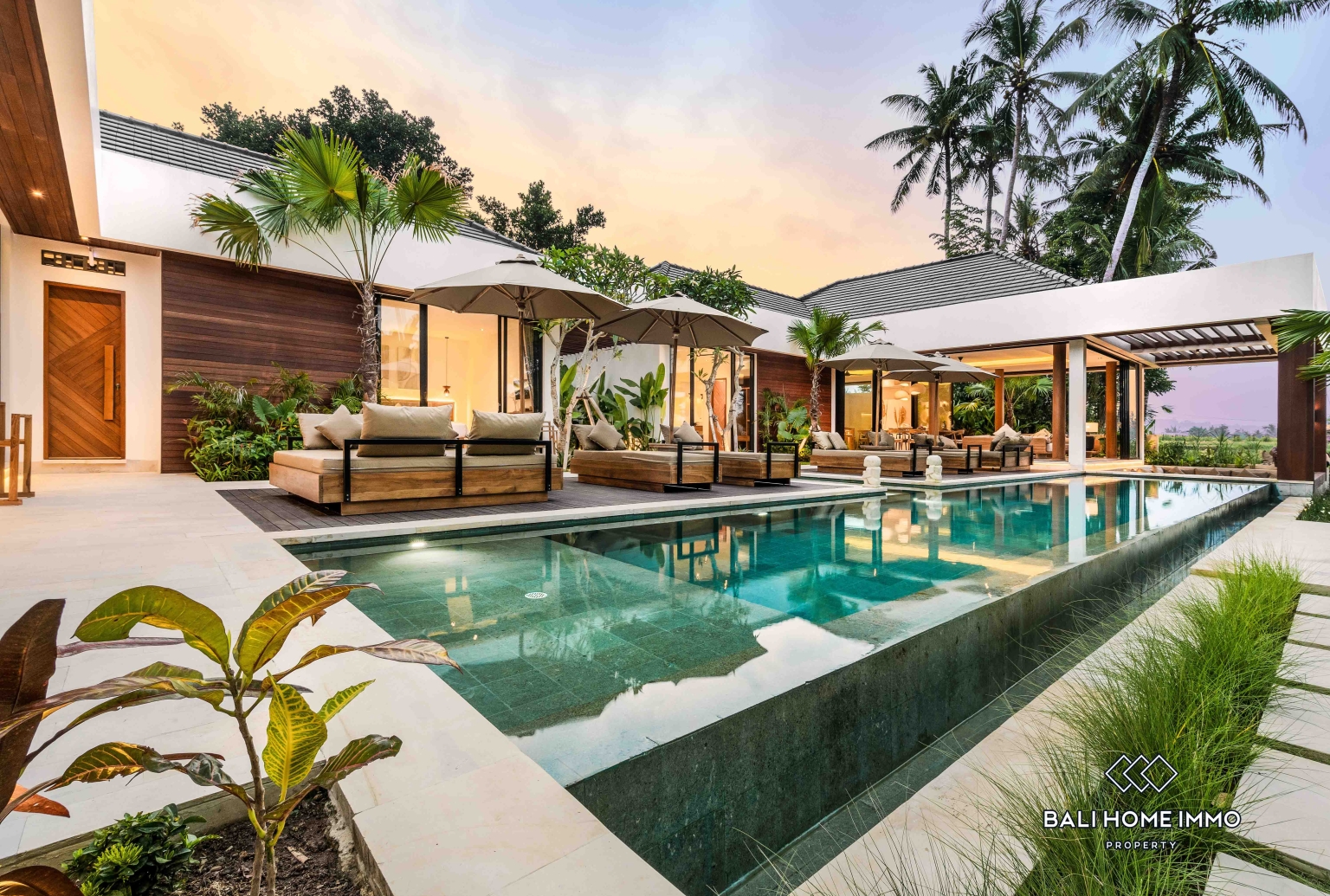 Luxurious 4 bedroom Villa with Stunning Rice Field & Mountain Views in Singapadu view 19
