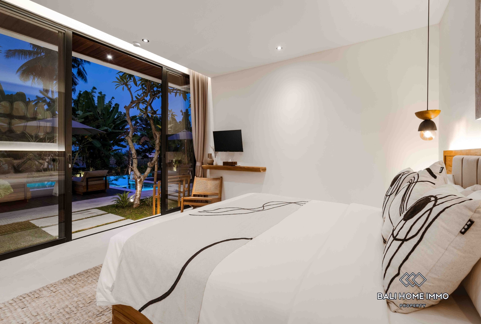 Luxurious 4 bedroom Villa with Stunning Rice Field & Mountain Views in Singapadu view 11