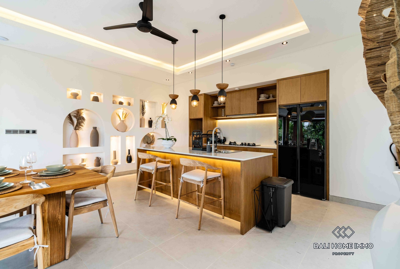 Luxurious 4 bedroom Villa with Stunning Rice Field & Mountain Views in Singapadu view 7
