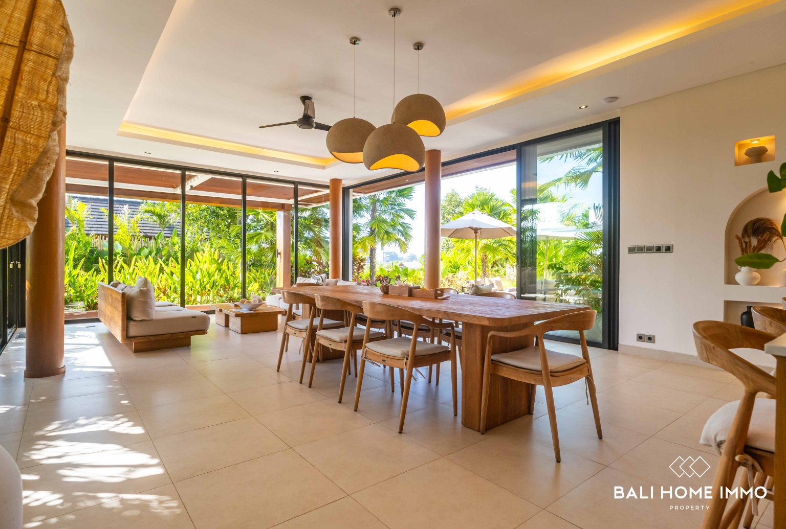 Luxurious 4 bedroom Villa with Stunning Rice Field & Mountain Views in Singapadu view 9