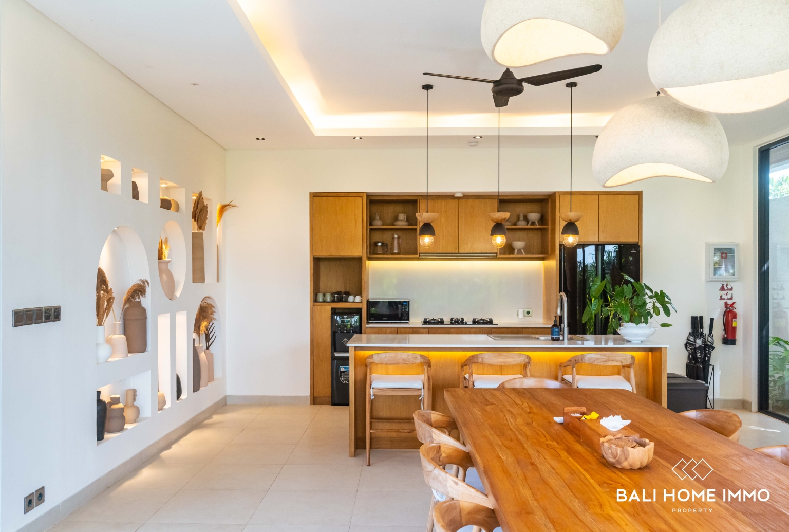 Luxurious 4 bedroom Villa with Stunning Rice Field & Mountain Views in Singapadu view 11