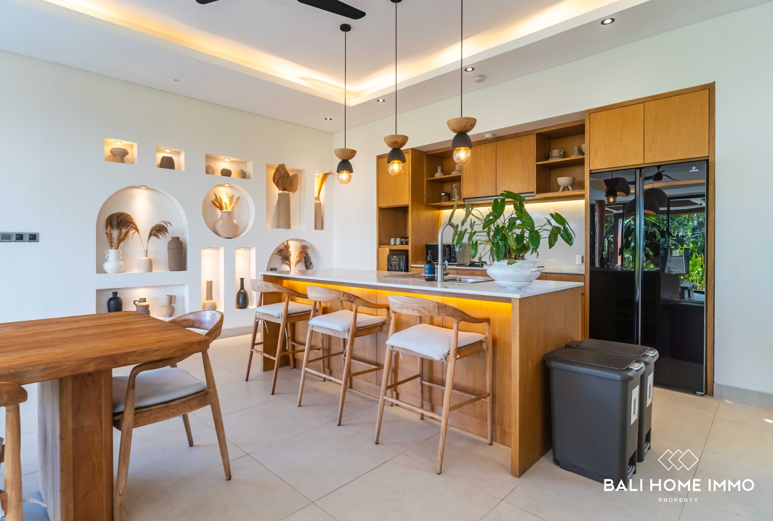 Luxurious 4 bedroom Villa with Stunning Rice Field & Mountain Views in Singapadu view 12