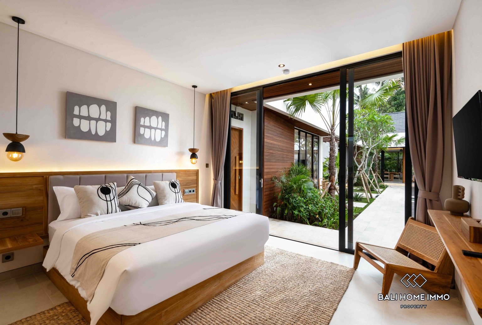 Luxurious 4 bedroom Villa with Stunning Rice Field & Mountain Views in Singapadu view 8