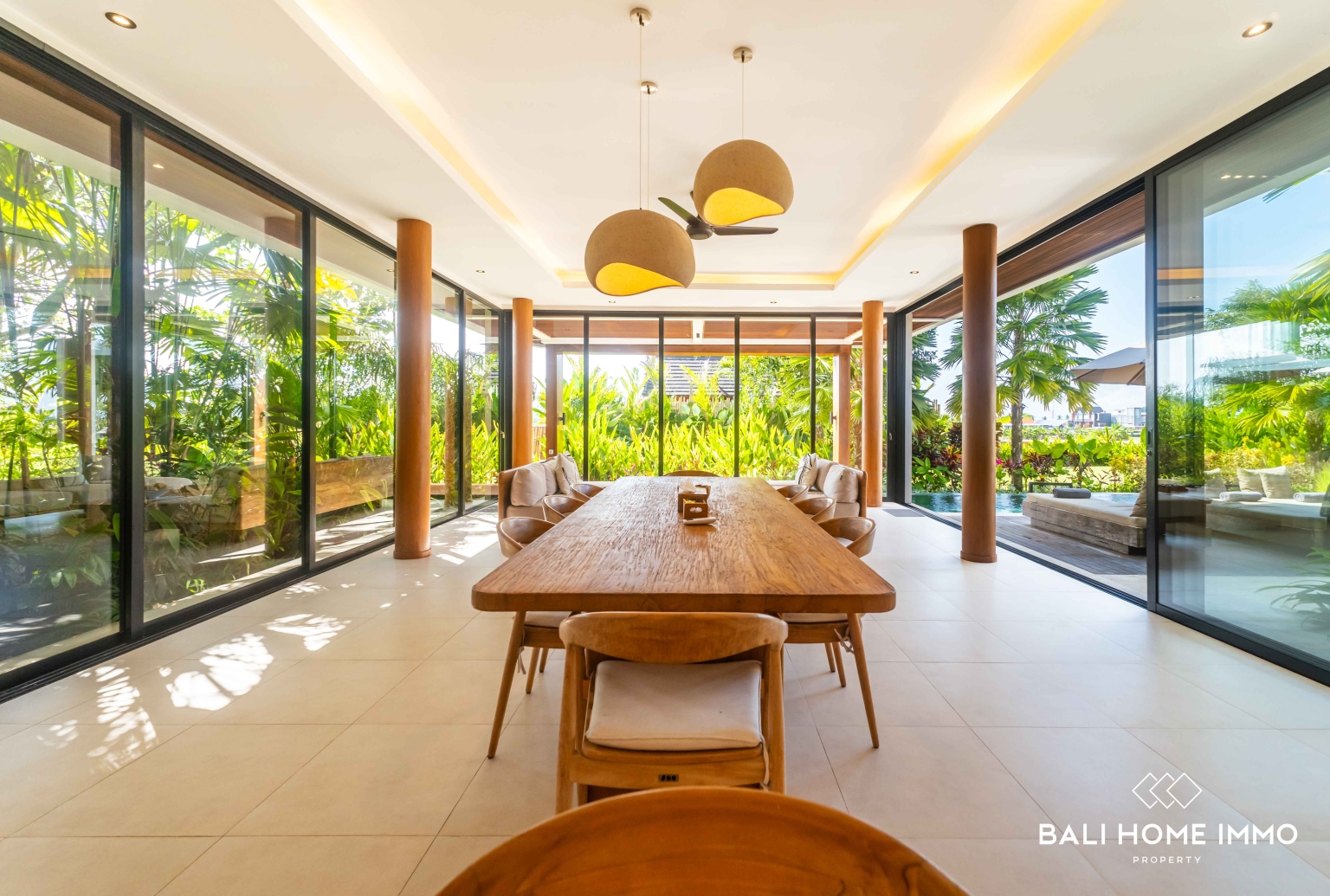 Luxurious 4 bedroom Villa with Stunning Rice Field & Mountain Views in Singapadu view 10