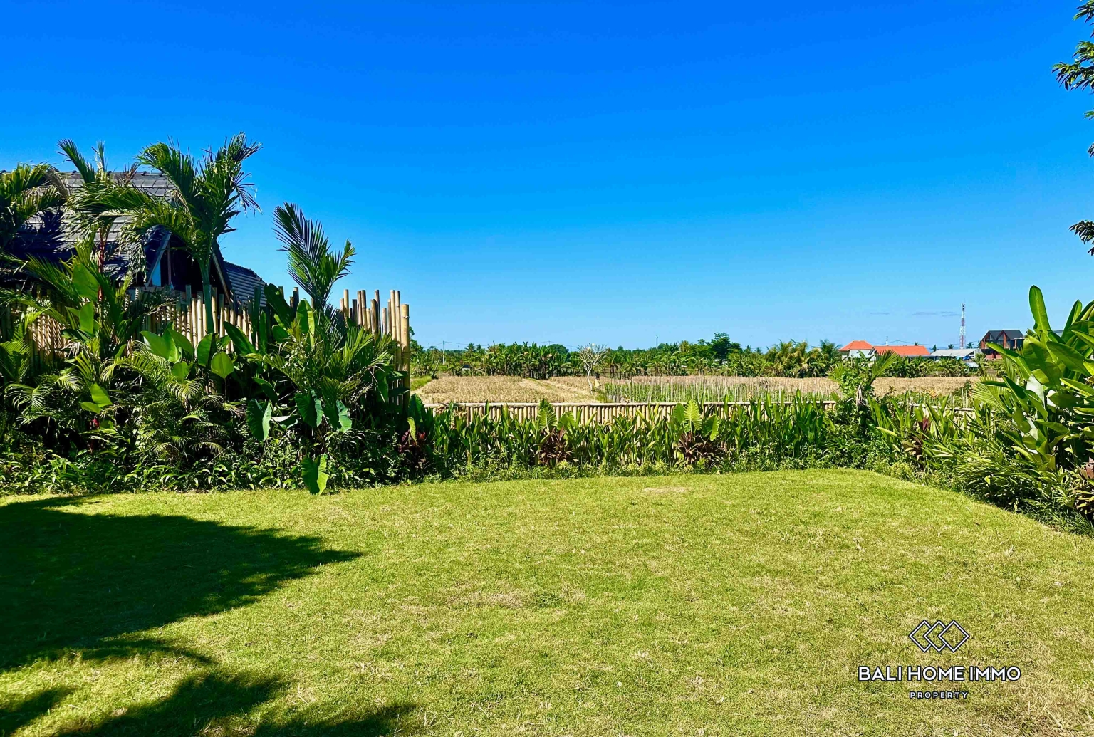 Luxurious 4 bedroom Villa with Stunning Rice Field & Mountain Views in Singapadu view 17