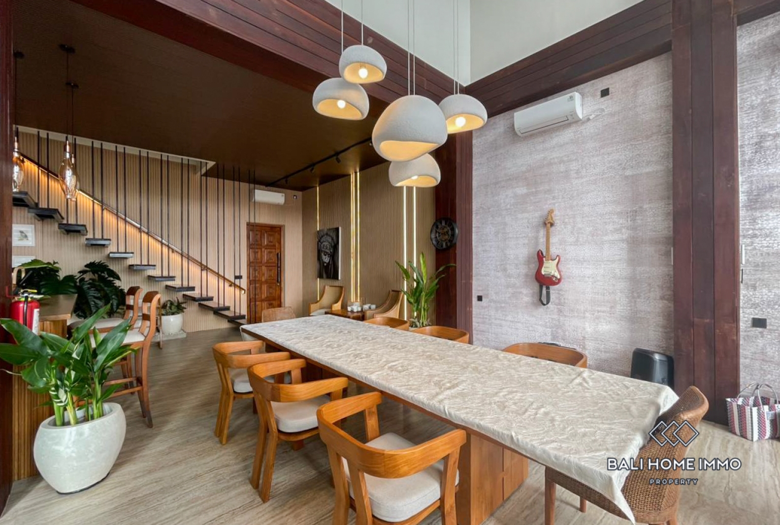LUXURIOUS 5 BEDROOM VILLA ESTATE FOR SALE NEAR PANDAWA BEACH view 10