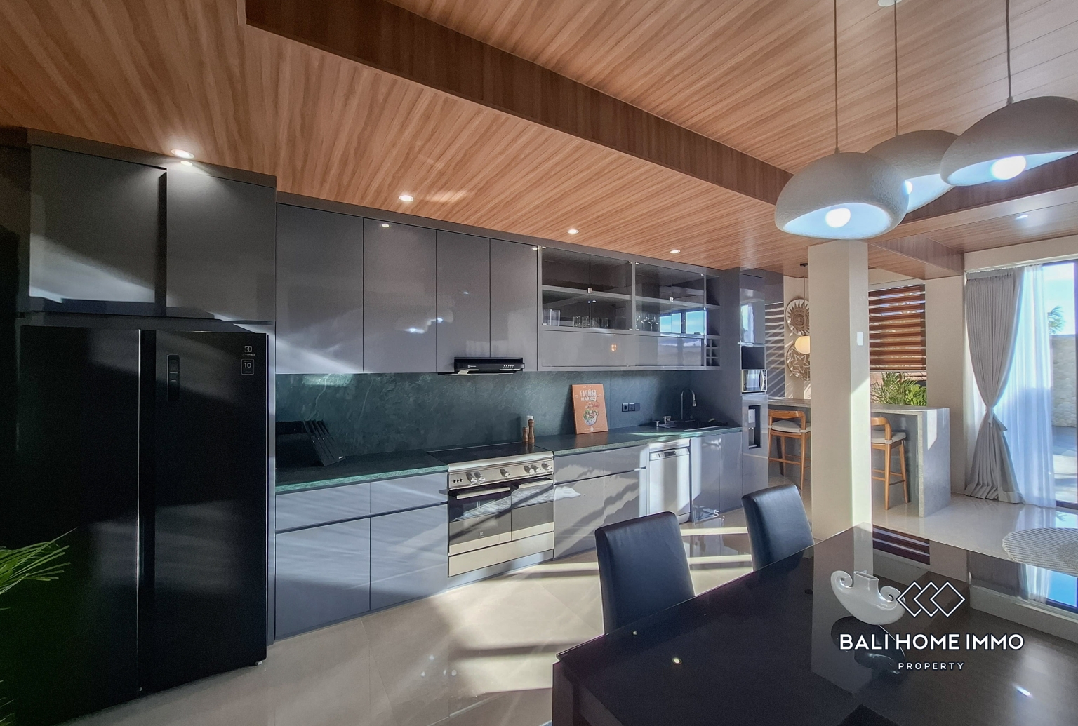 LUXURIOUS 5 BEDROOM VILLA ESTATE FOR SALE NEAR PANDAWA BEACH view 12