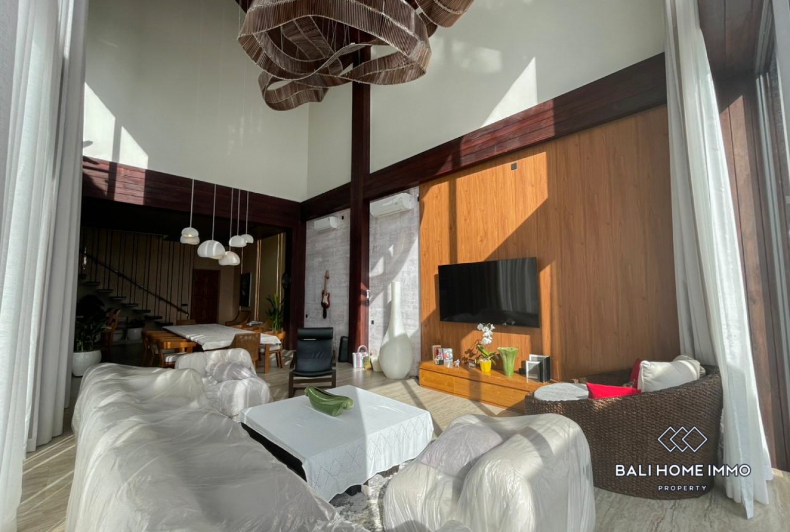 LUXURIOUS 5 BEDROOM VILLA ESTATE FOR SALE NEAR PANDAWA BEACH view 6
