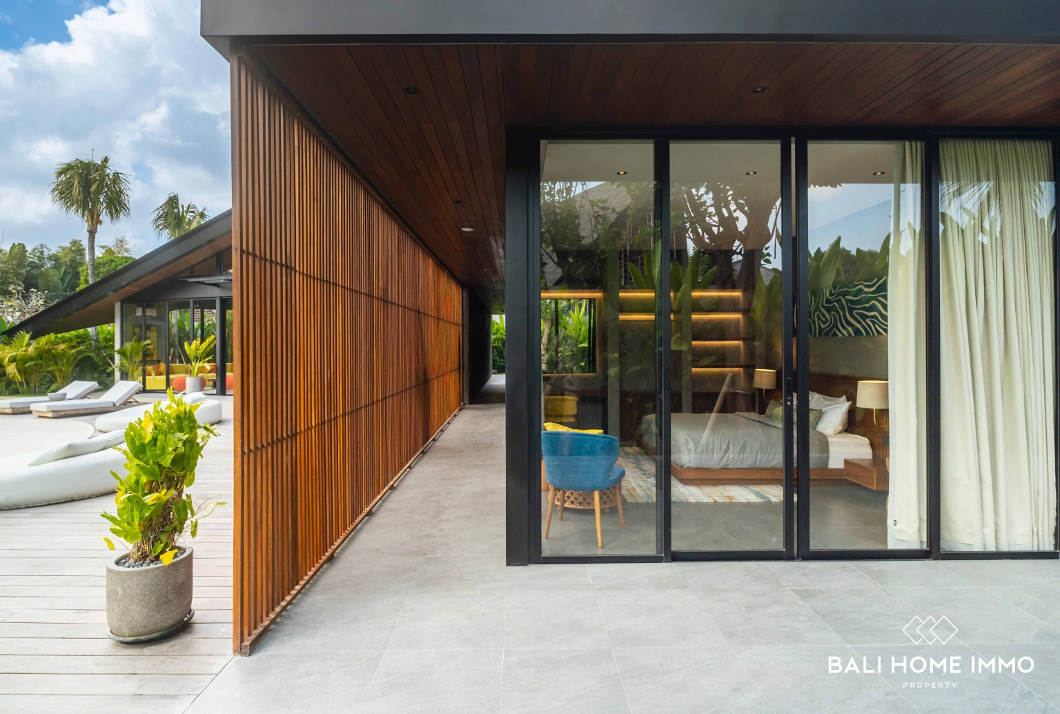 Luxurious 5 Bedroom Villa for Sale Freehold in Bali Canggu Batu bolong beach view 19