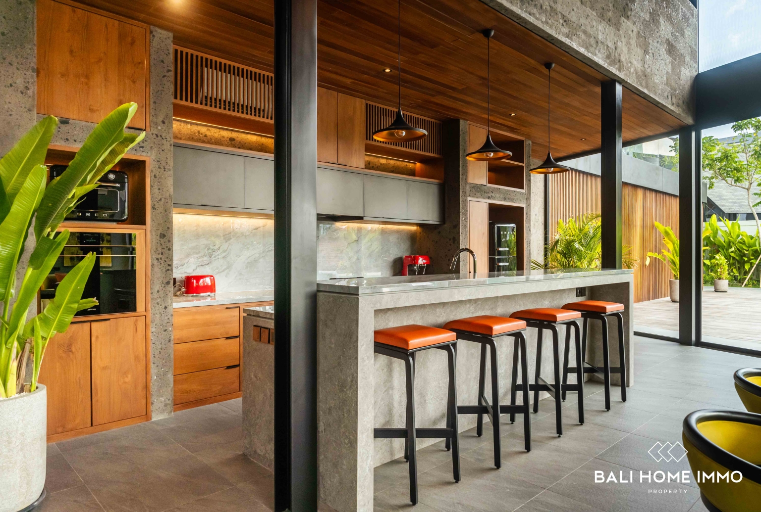 Luxurious 5 Bedroom Villa for Sale Freehold in Bali Canggu Batu bolong beach view 10