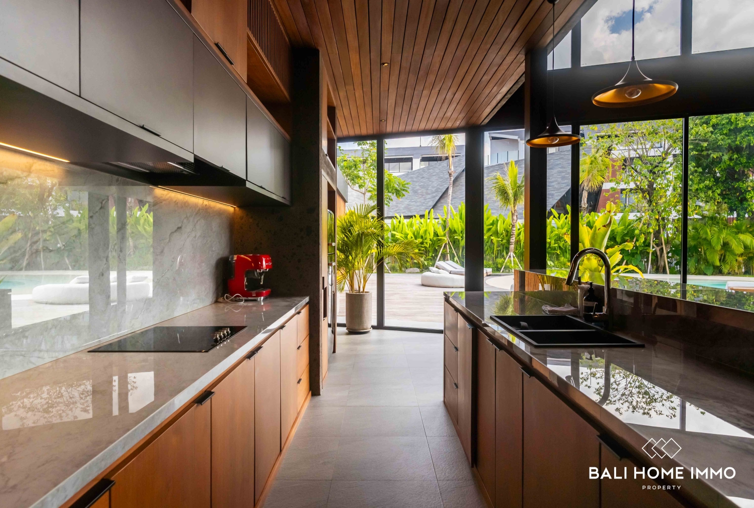 Luxurious 5 Bedroom Villa for Sale Freehold in Bali Canggu Batu bolong beach view 11
