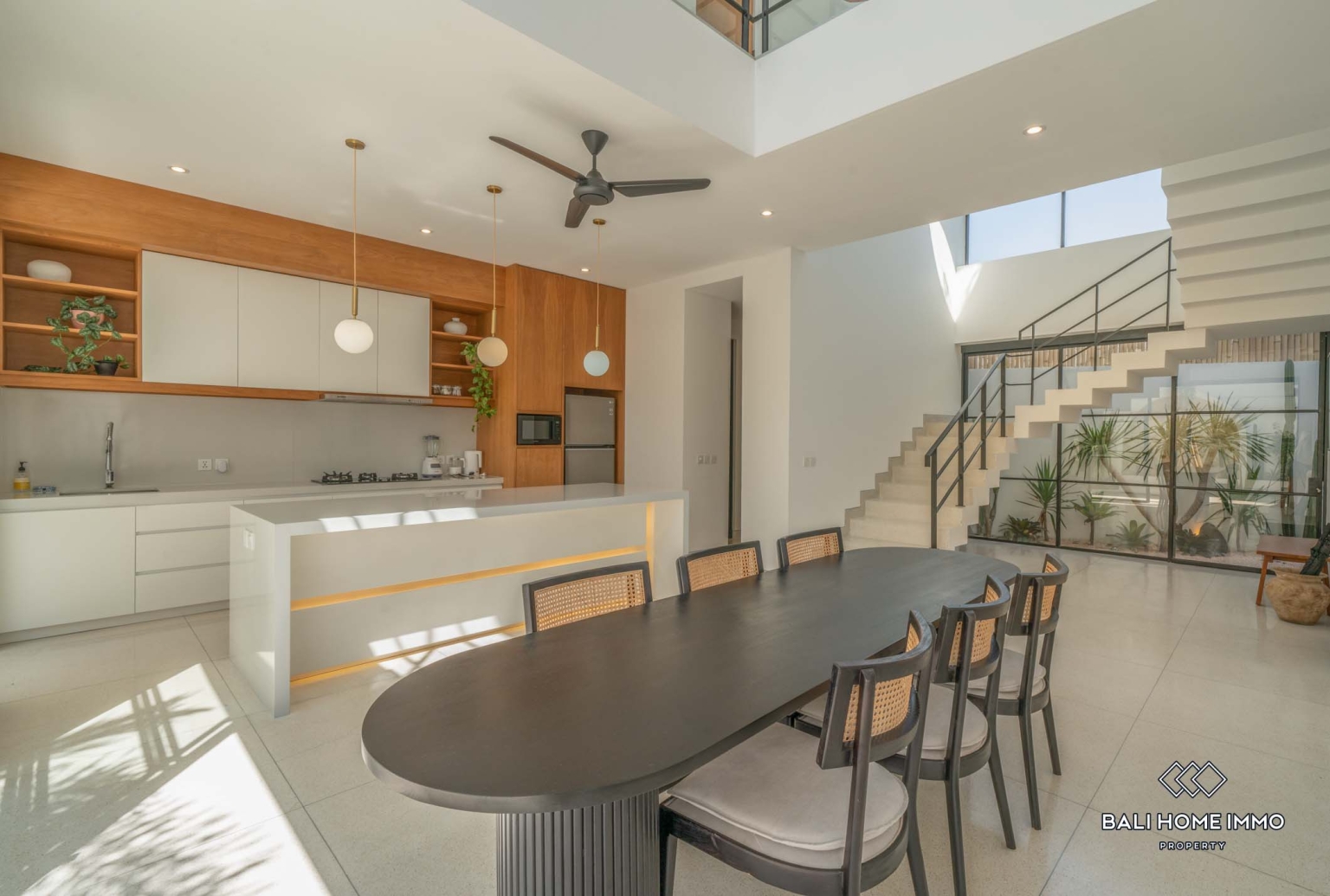 Luxurious move in ready 4 Bedrooms villa for sale leasehold in Bali Canggu Berawa view 5