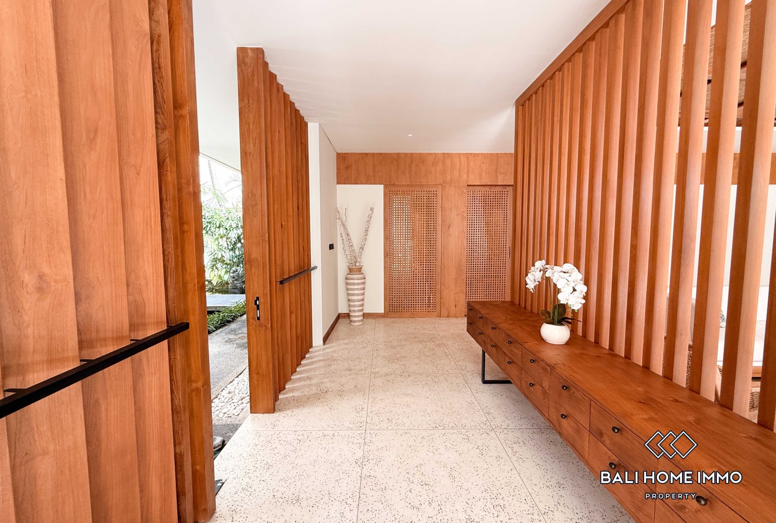 Luxury 2  Bedroom Villa For Rent in Canggu Berawa view 14