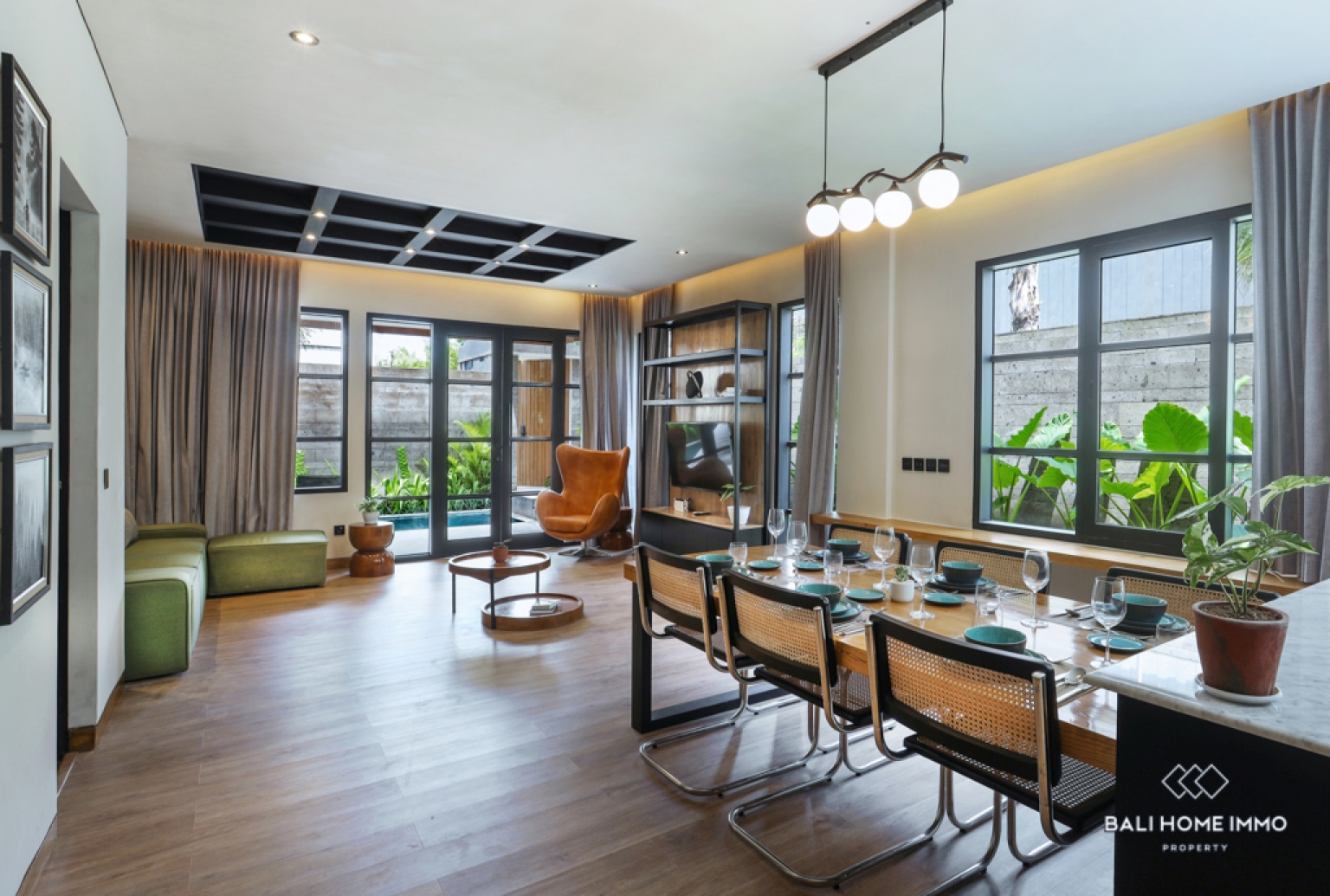 Luxury 3 Bedroom Beach Townhouse for sale near Berawa Beach view 4