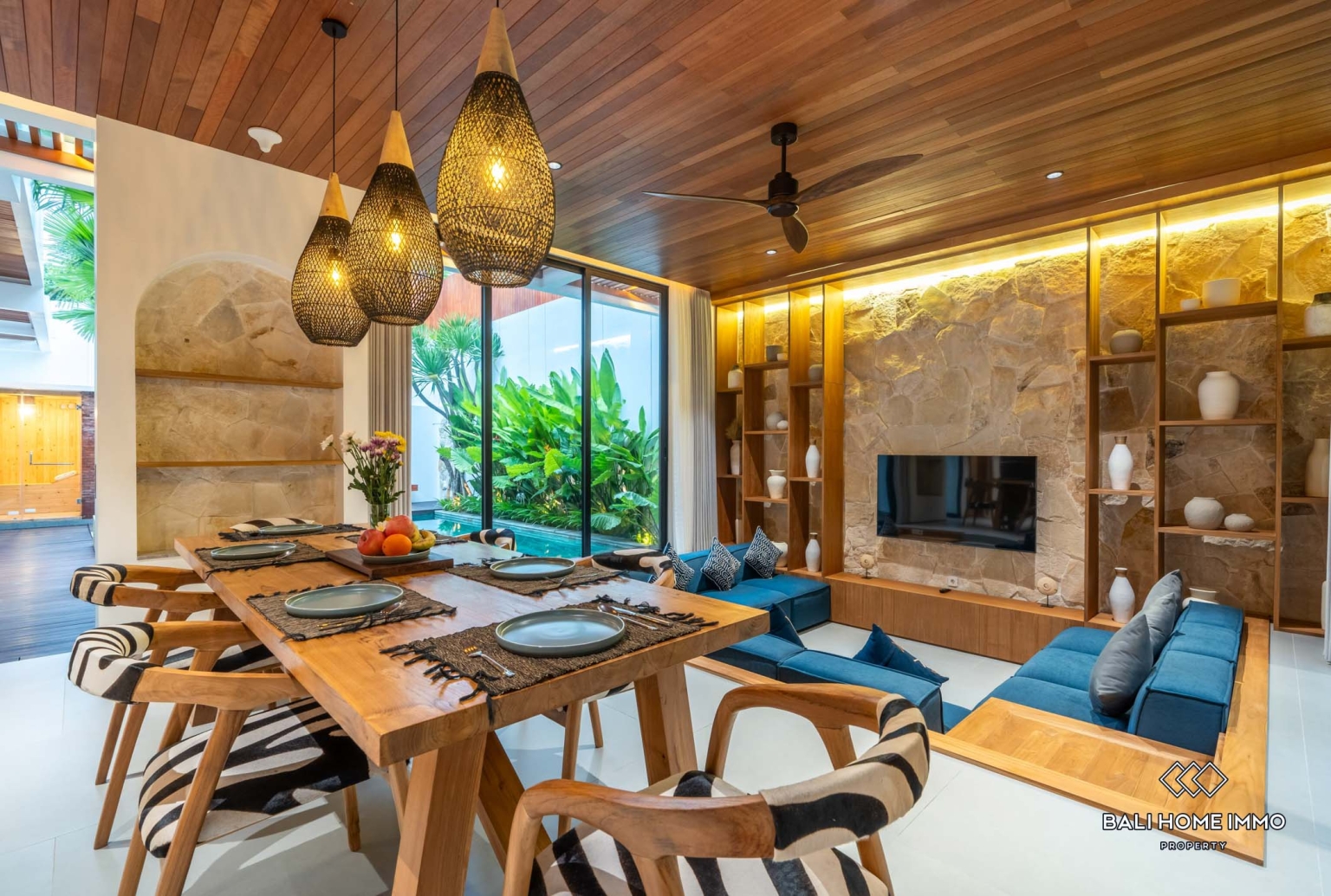 Luxury 3 Bedrooms villa with sauna for long-term rental in bali - Berawa view 4