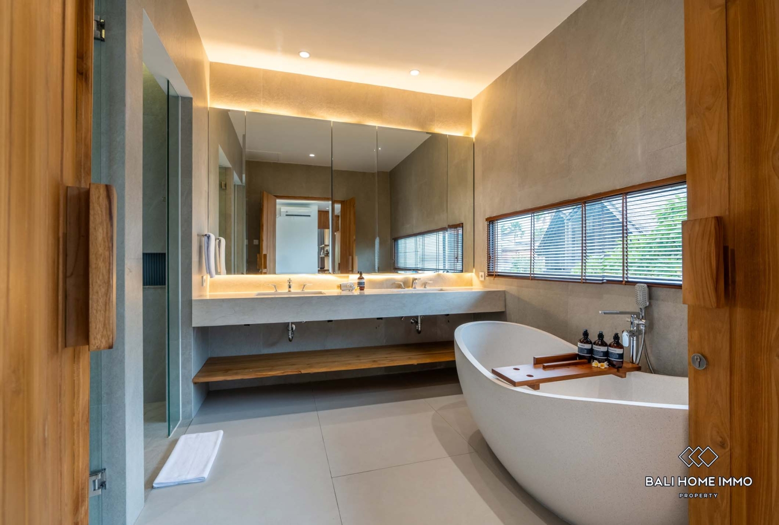 Luxury 3 Bedrooms villa with sauna for long-term rental in bali - Berawa view 20