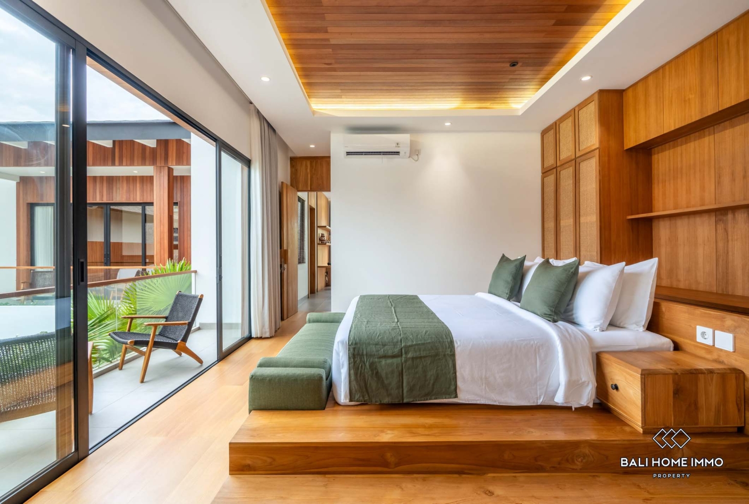Luxury 3 Bedrooms villa with sauna for long-term rental in bali - Berawa view 11