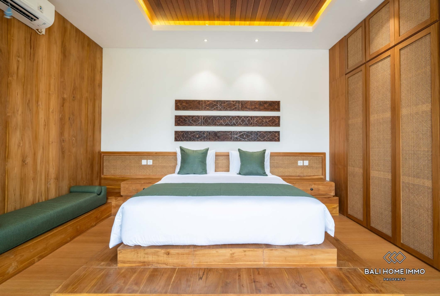 Luxury 3 Bedrooms villa with sauna for long-term rental in bali - Berawa view 16