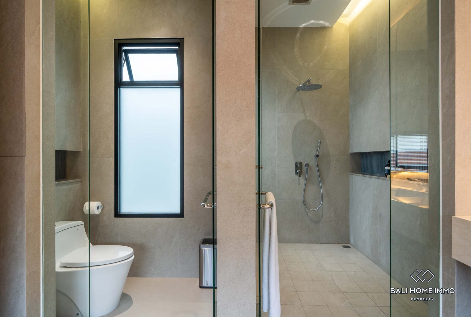 Luxury 3 Bedrooms villa with sauna for long-term rental in bali - Berawa view 23
