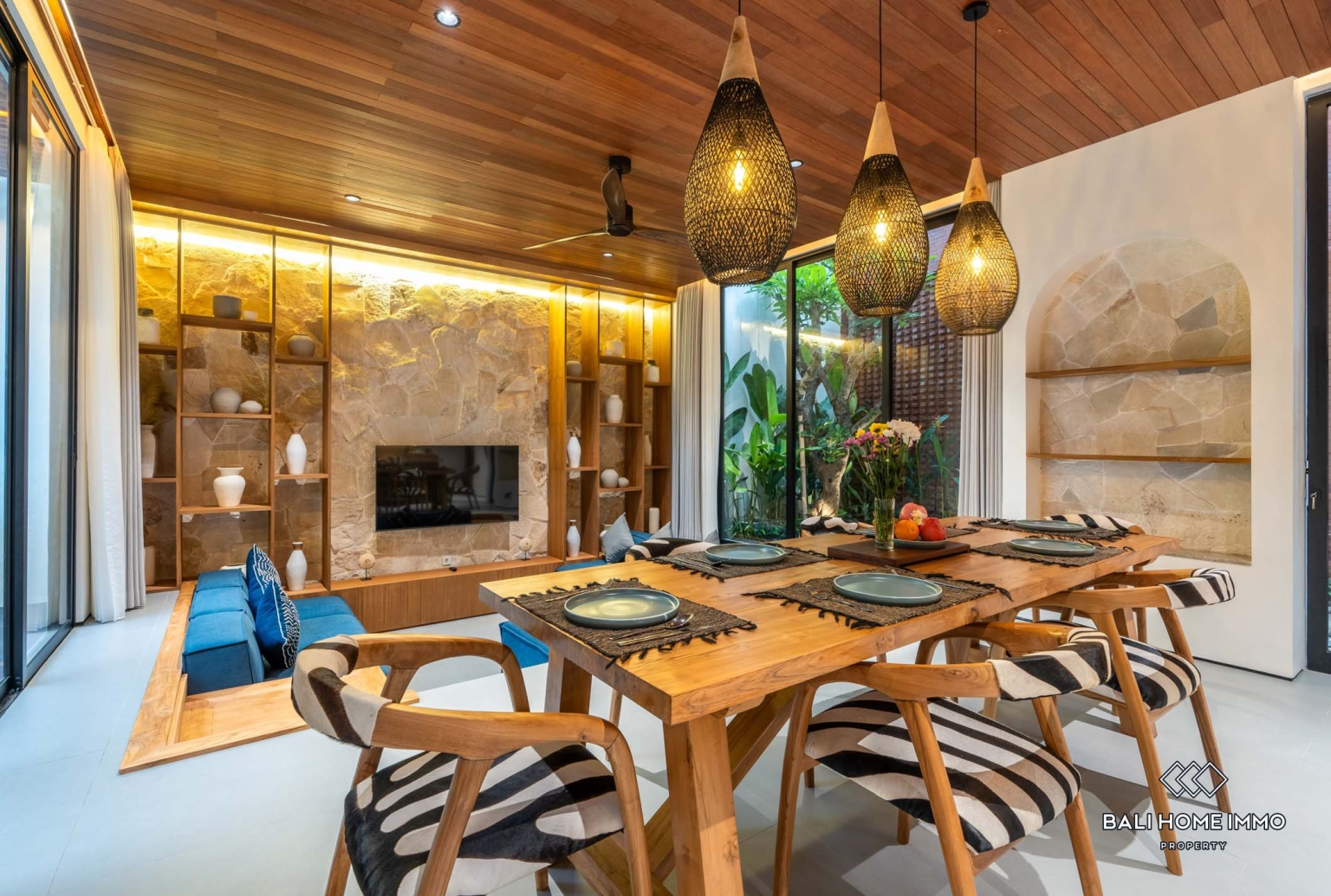 Luxury 3 Bedrooms villa with sauna for long-term rental in bali - Berawa view 6