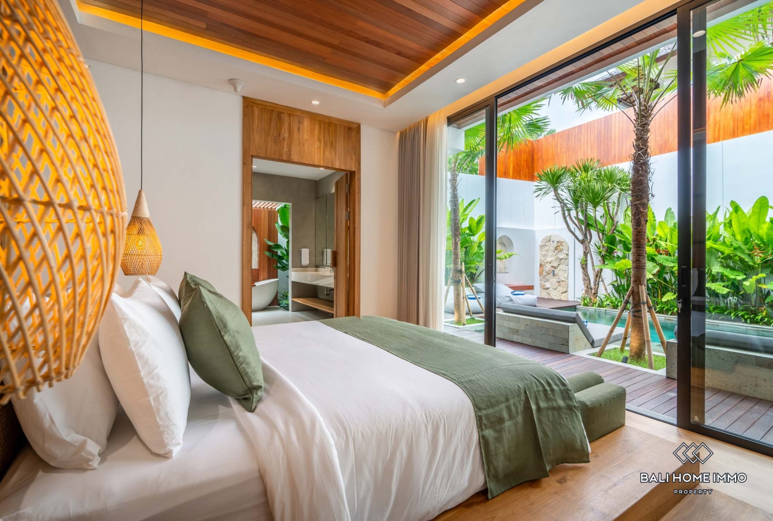 Luxury 3 Bedrooms villa with sauna for long-term rental in bali - Berawa view 13