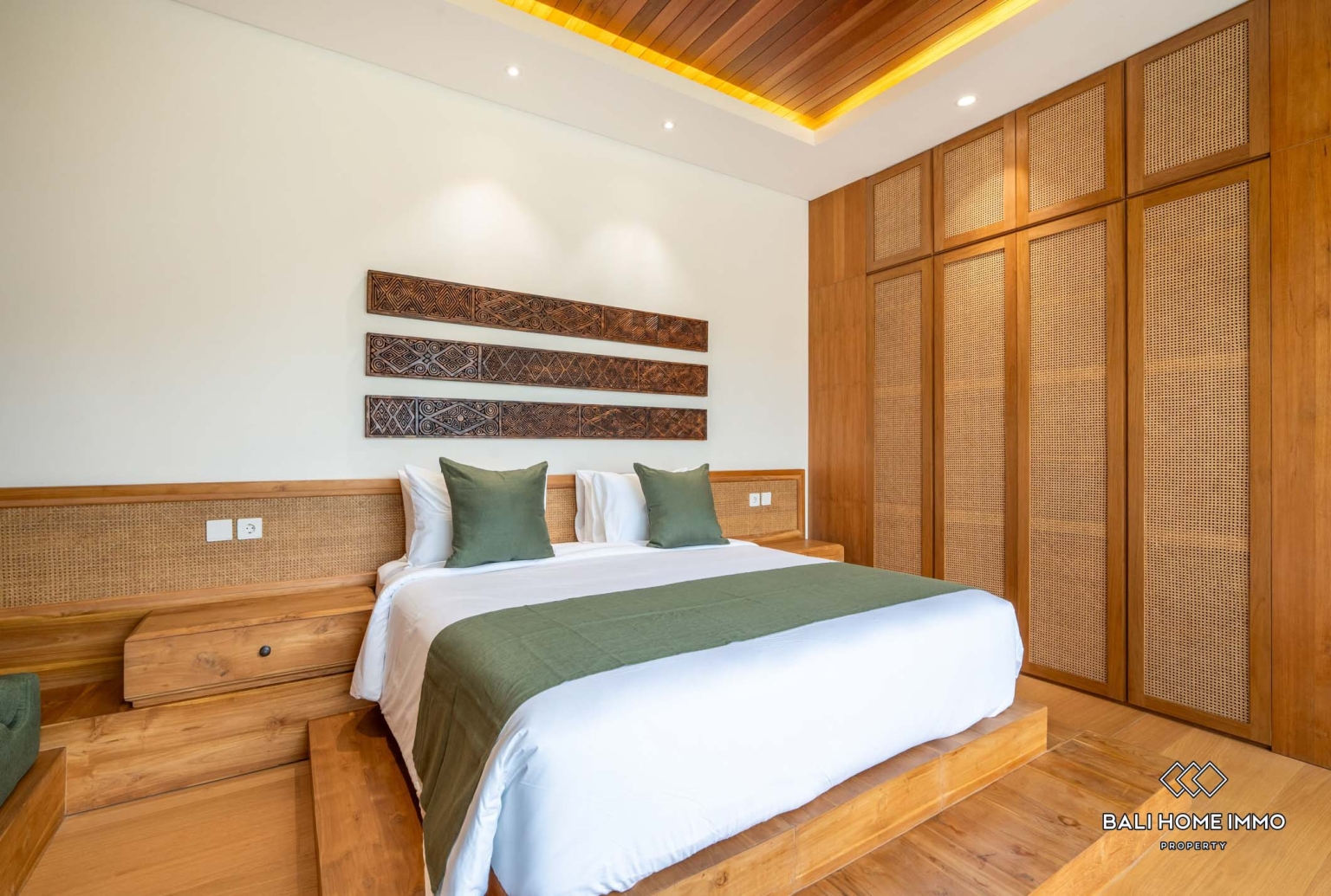 Luxury 3 Bedrooms villa with sauna for long-term rental in bali - Berawa view 17
