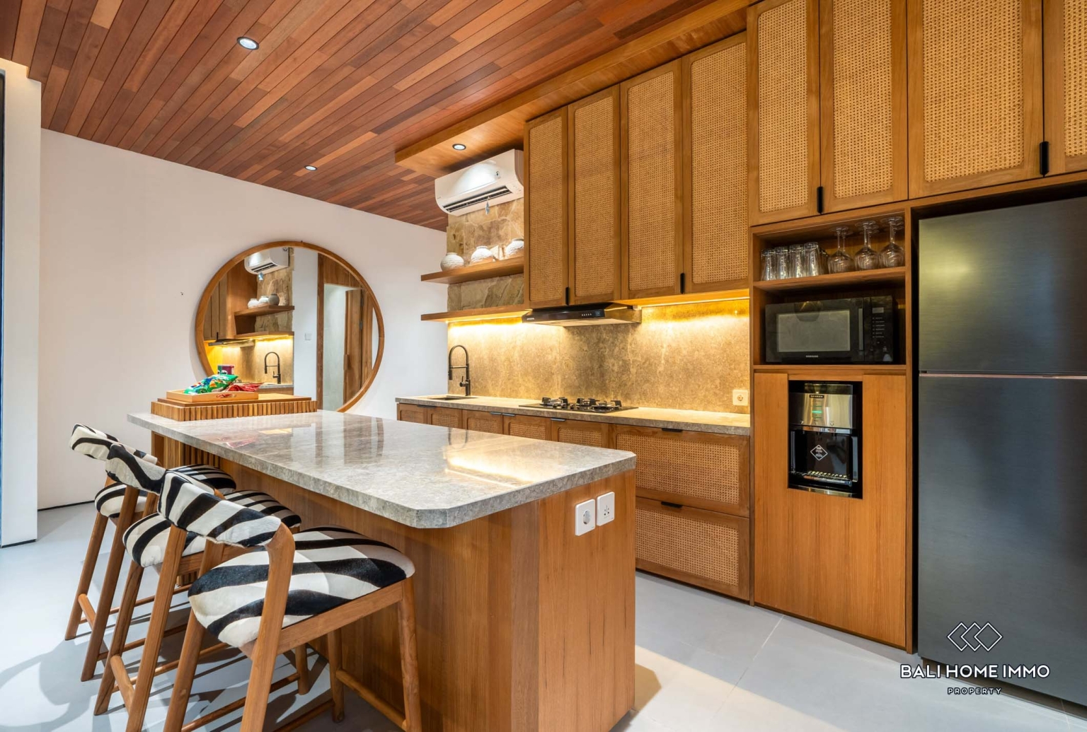 Luxury 3 Bedrooms villa with sauna for long-term rental in bali - Berawa view 8