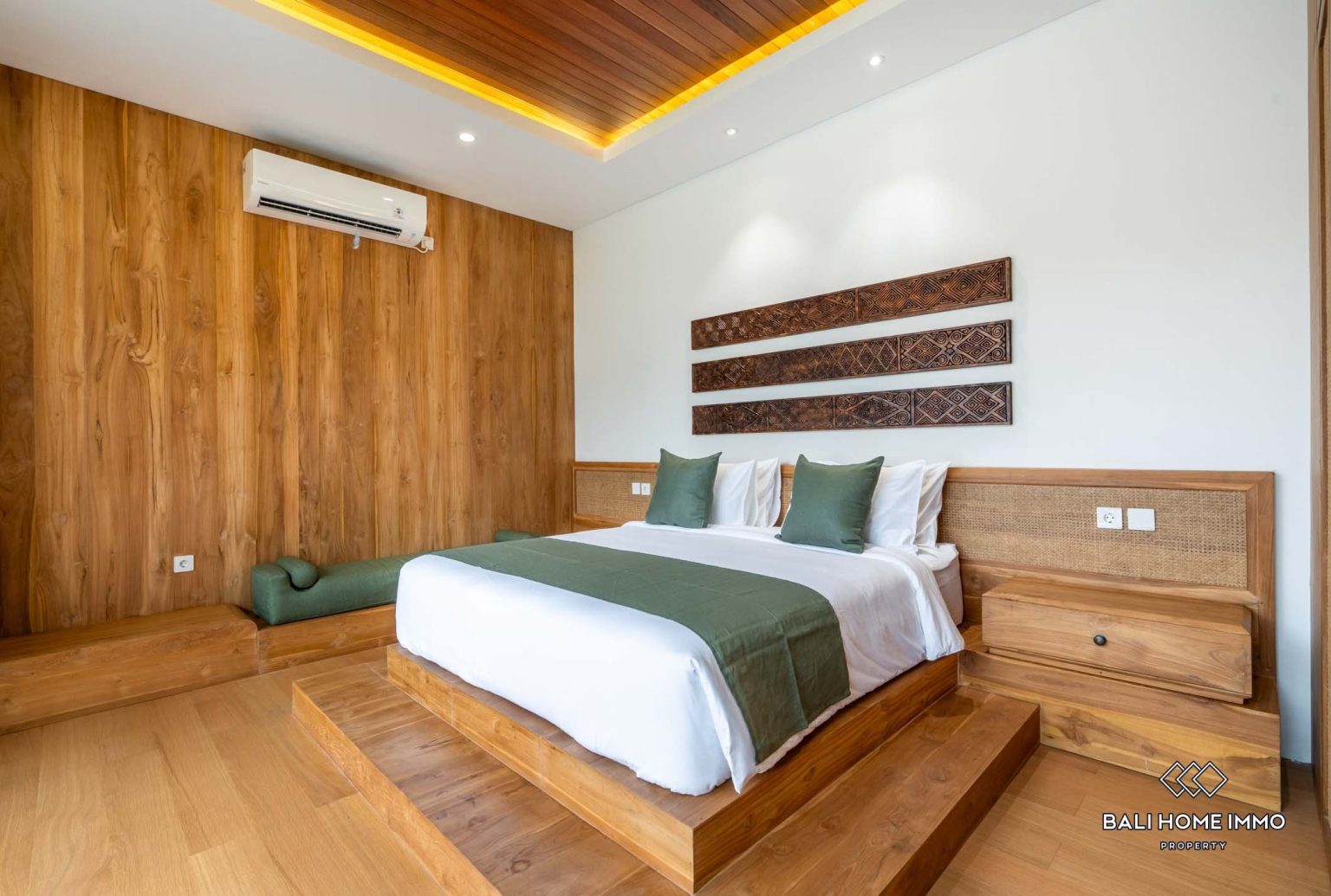 Luxury 3 Bedrooms villa with sauna for long-term rental in bali - Berawa view 15