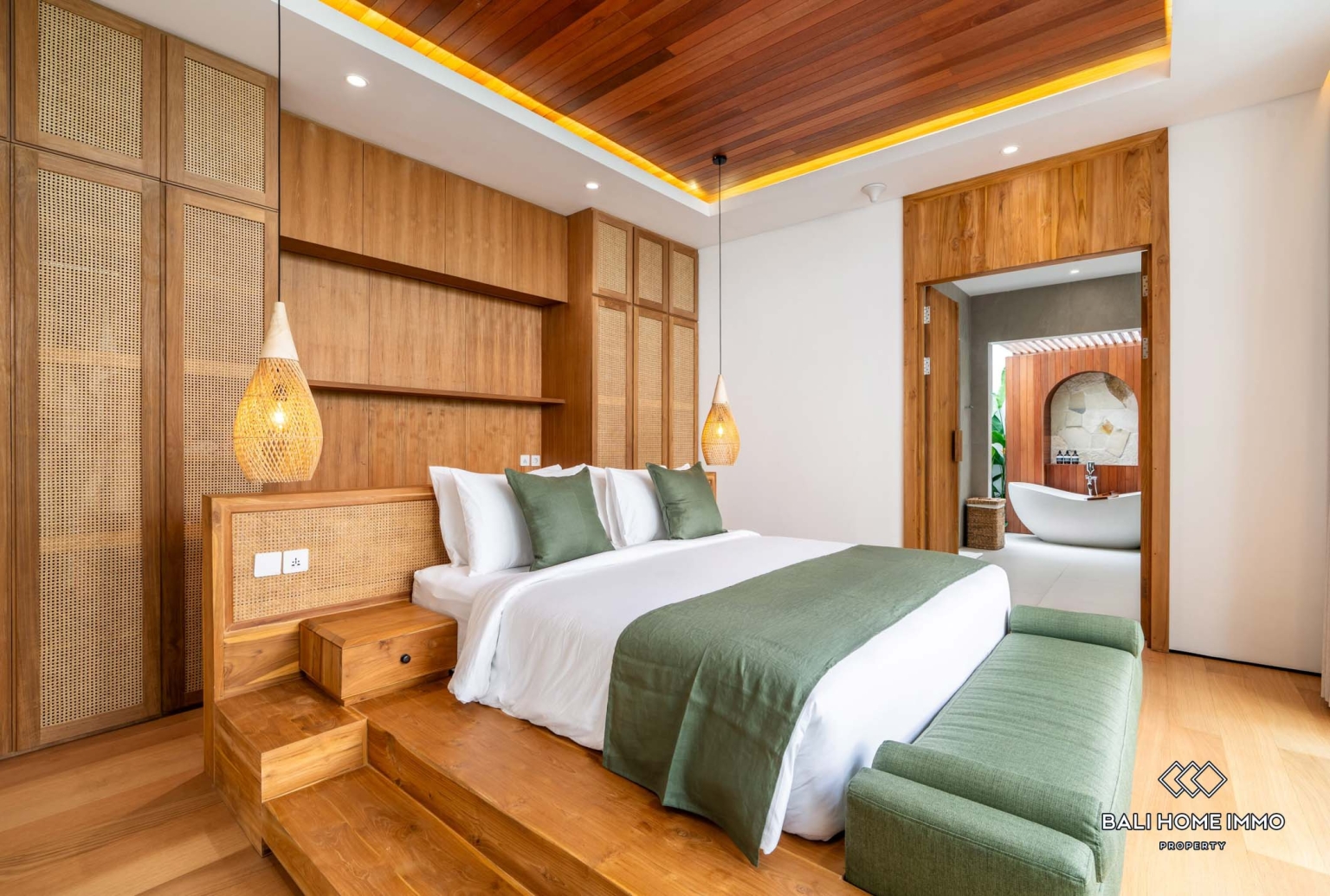 Luxury 3 Bedrooms villa with sauna for long-term rental in bali - Berawa view 12